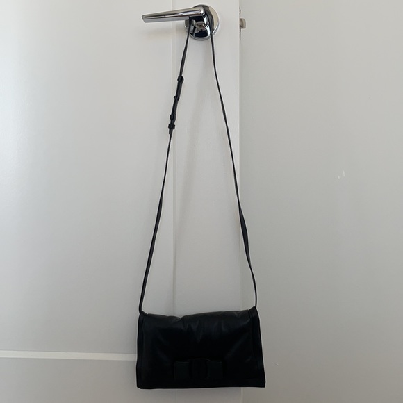 Ferragamo Viva Bow padded shoulder bag - Picture 6 of 9